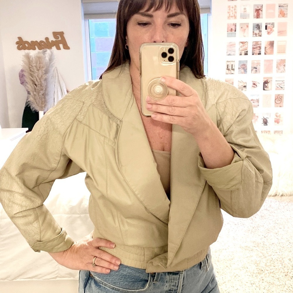 VINTAGE Leather Jacket - Picture 2 of 10